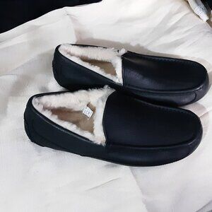 NEW UGG Men's Ascot Leather Slippers sz 8 Black